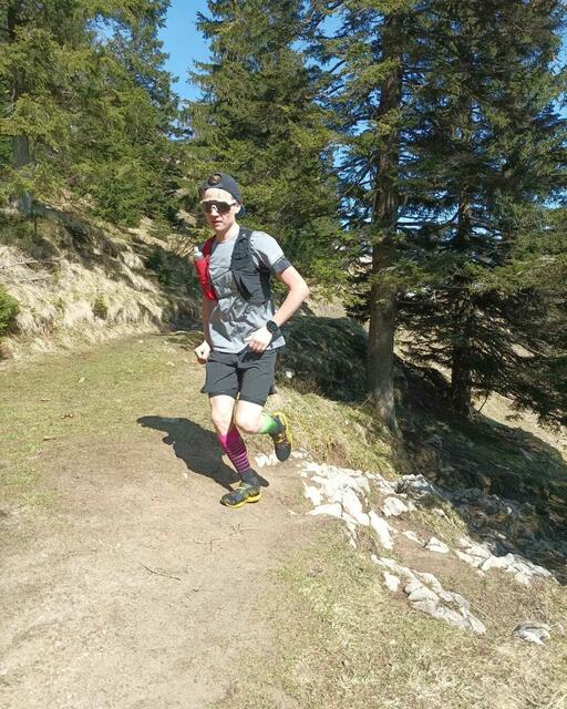Der Micheldorfer Alexander Tichy freute sich beim Schafberglauf über den zweiten Platz in seiner Altersklasse und somit den 45. Gesamtrang.  | Foto: Tichy