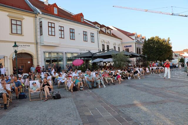 Die Innenstadtkonzerte „Music in the City" und "Matinee in the City" waren bereits 2022 Anziehungspunkt für Jung und Alt.  | Foto: Sandra Koeune