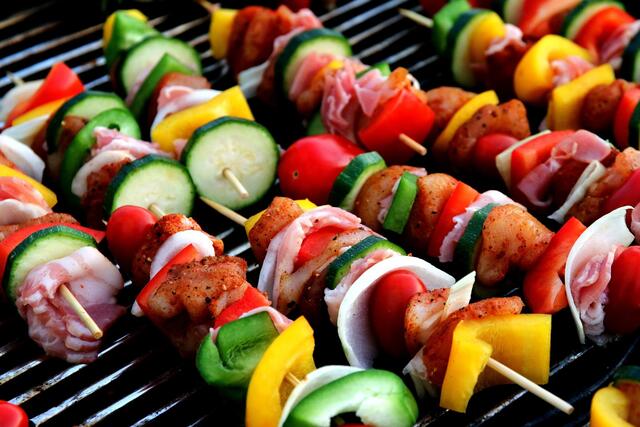 Der Round Table 39 Kitzbühel verkauft Vatertags-Grillboxen für den guten Zweck. | Foto: pixabay/moerschy
