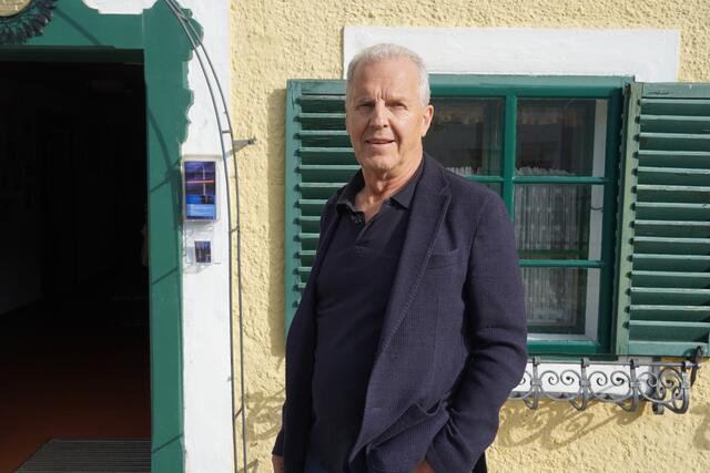 Der Kurator der Sonderausstellung Gerhard Kriegseisen in Arnsdorf. | Foto: Emanuel Hasenauer