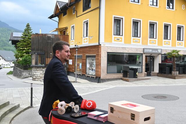 Thomas Fuchs ist als Redaktionsleiter für die Organisation bei der Erstellung der Tennengau-Ausgabe der Bezirksblätter zuständig.  | Foto: Martin Schöndorfer, 2023