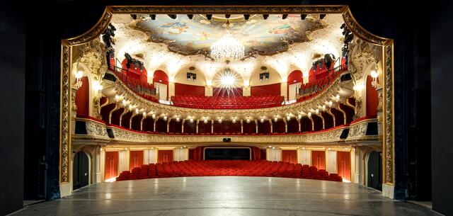 Das Salzburger Landestheater gastiert mit zwei Produktionen in München.  | Foto: Neumayr/Leo 