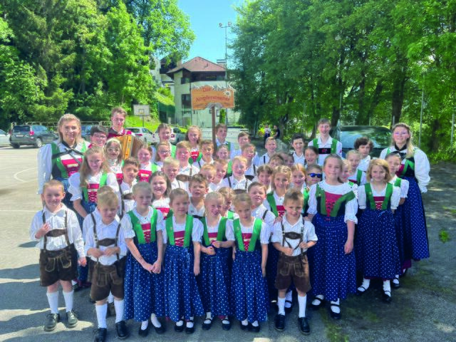 Das Stubaier Bauerntheater ist auch der Brauchtumsverein in Fulpmes und der zählt allein über 50 Schuhplattlerkinder | Foto: Stubaier Bauerntheater