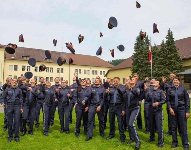 Auf den Aufnahmetest für die Polizeischule können sich Bewerber in Kärnten an der Volkshochschule vorbereiten.  | Foto:  LPD Kärnten/Thomas Payer