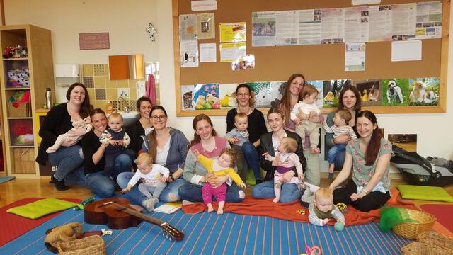 Das Babycafé bietet Eltern die Möglichkeit, Fragen zu stellen und sich einfach zwanglos auszutauschen.  | Foto: Ekiz