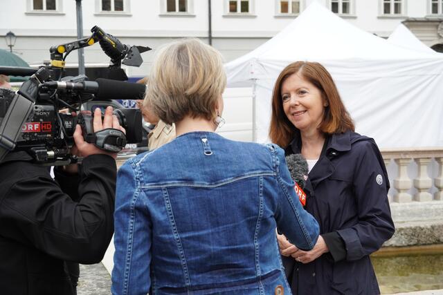 Auch die Salzburgerin Susanne Czepl ist wieder im Film zu sehen, hier bei einem Interview mit dem ORF. | Foto: Petra Huber