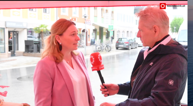 "Kuchl hatte letztes Jahr das beste Ergebnis bei den Bettenzahlen. Wir sind heuer wieder sehr gut unterwegs", so Monika Kohlreiter (TVB Kuchl) mit Martin Schöndorfer | Foto: RegionalMedienSalzburg