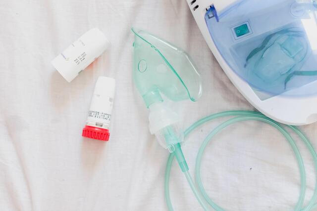 Asthma ist eine heimtückische Krankheit. Rund 500.000 Menschen sind hierzulande davon betroffen. Die junge Sängerin Stella Maria Barghouty möchte ihnen mit ihren Songs Mut machen. (Symbolbild) | Foto:  Sincerely Media/unsplash