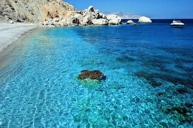 Strand auf der Insel Folegandros. | Foto: Copyright: Bernd Moldan