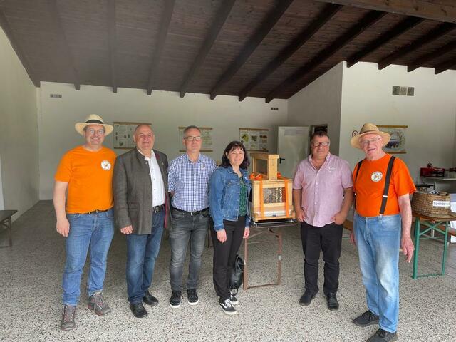 Obmann Robert Landler, Stadtvize Erich Santner, Gemeinderat Werner Müller, Gemeinderätin Iris Hintringer, Gemeinderat Andreas Novotny und Ehrenobmann Pepi Wimmler. | Foto: privat