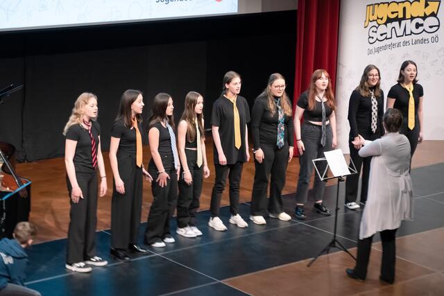 Die CantaDax des Gymnasium Dachsberg stellten ihr Talent am Dienstag, 23. Mai, im Atrium Bad Schallerbach unter Beweis. | Foto: Land OÖ/Pawsome