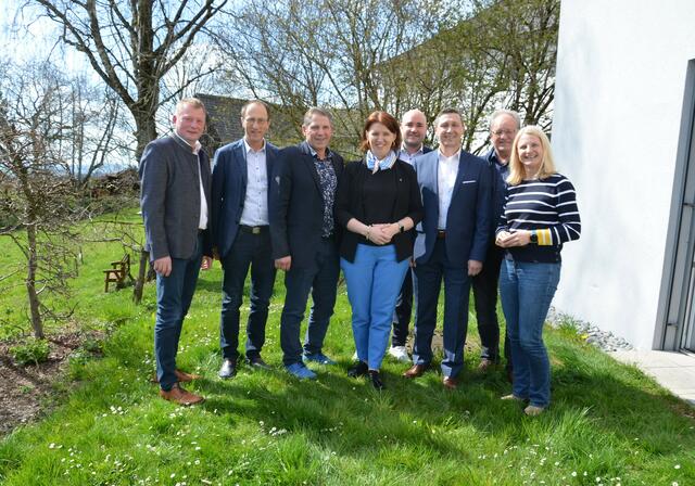 Die Bürgermeister des Hansberglandes trafen sich mit Landesrätin Michaela Langer-Weninger und ÖVP-Bezirksparteiobfrau Gertraud Scheiblberger zu einer Austauschrunde. | Foto:  OÖVP / Gierlinger