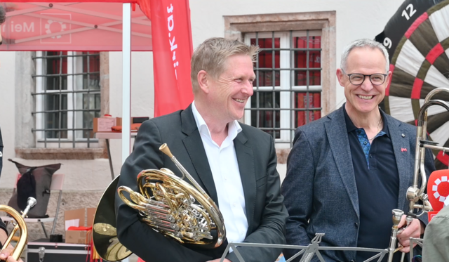 Ein Ständchen für die Bezirksblätter (v.l.): Laurenz, Thomas, Christian und Georg von der Musikkapelle Kuchl | Foto: Thomas Fuchs