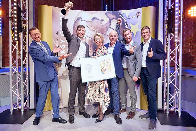 Landesrat Markus Achleitner, Edoardo Pietro Morra, Kathrin Kaltenbrunner, Werner Schröttenhamer, Johannes Hölzl, Landesrat Stefan Achleitner.

  | Foto: Mathias Lauringer