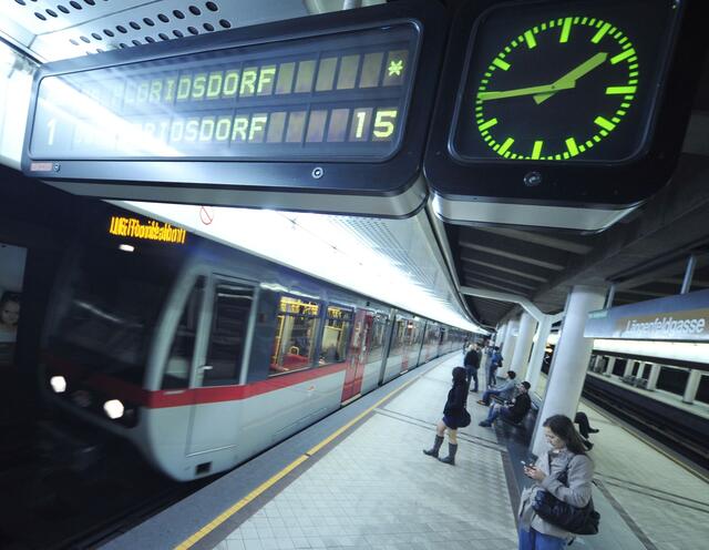 Im Bereich der U-Bahn-Station Längenfeldgasse kam es Donnerstagvormittag zu einer Messerattacke. | Foto: Johannes Zinner