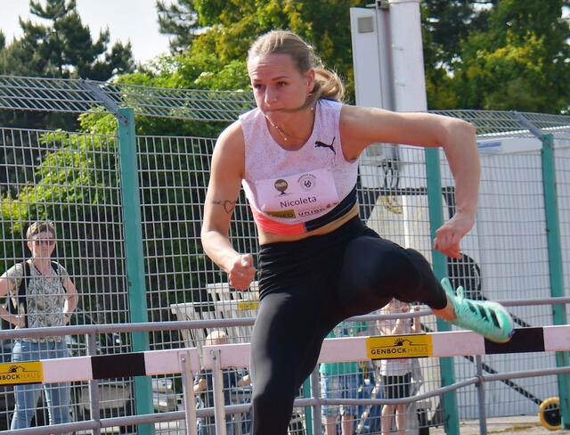 Nicoleta Turnerova  1. 100m Hürde