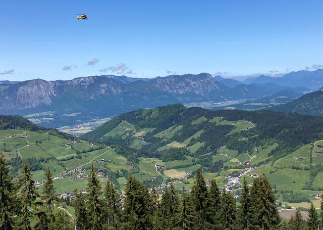 Beim Sturz zog sich der 62-Jährige schwere Verletzungen im Becken- und Beinbereich zu. Anschließend wurde er zur Behandlung in die Klinik Innsbruck geflogen. | Foto: ZOOM.Tirol