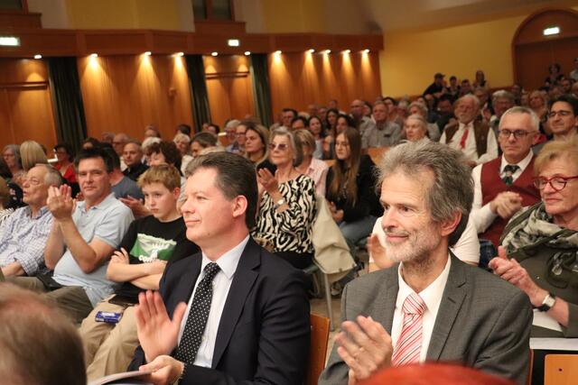 Leiter des Musikvereins Steiermark Michael Nemeth (li) und Fachinspektor Klaus Dorfegger von der Bildungsdirektion.  | Foto: Edith Ertl