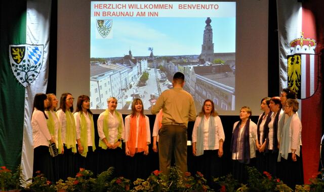 Der Lavarone Frauenchor trat auch beim Freundschaftsabend auf. | Foto: Stadt Braunau