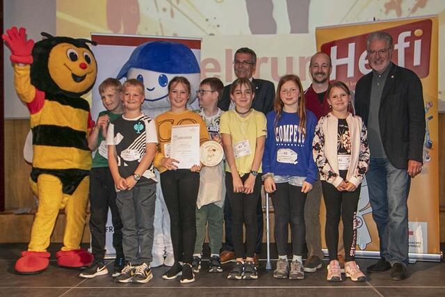 Sie wissen ganz genau, was als Ersthelfer zu tun ist: Die vierte Klasse der Volksschule Waldkirchen am Wesen wurde Zweiter beim oö-weiten "Helfi"-Bewerb. | Foto: Volksschule Waldkirchen