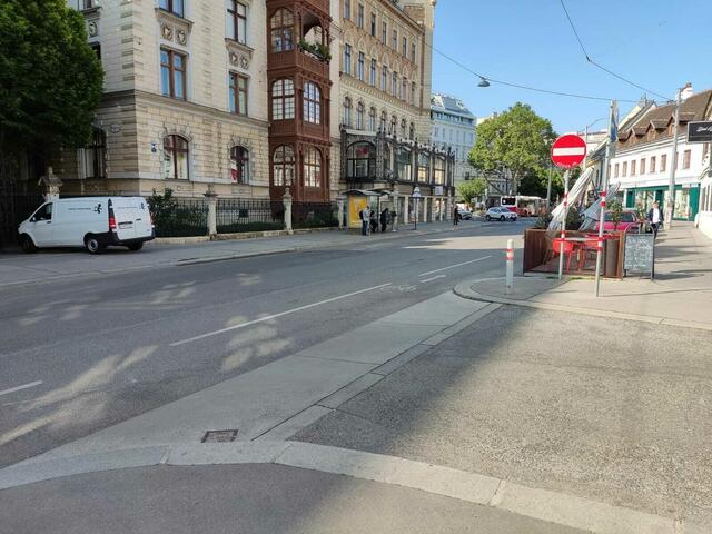 Bereits 2021 setzten sich die Neos für mehr Sicherheit an der Kreuzung Gartengasse/Margaretenstraße ein.  | Foto: Patricia Kornfeld