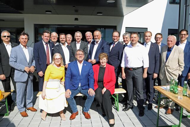 Das neue Pflegekompetenzzentrum in Schandorf wurde offiziell eröffnet. | Foto: Landesmedienservice