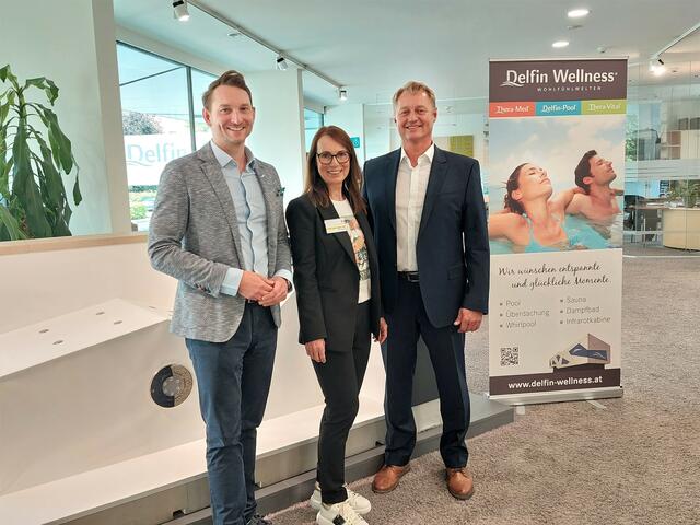 Von links: Jürgen Kapeller – Obmann der WKO Linz-Land, Esther Gelbenegger - Landessprecherin der Experts Group Human Resource Management, Harald Kogler - Geschäftsführer der Delfin Wellness GmbH | Foto: WKO Linz-Land