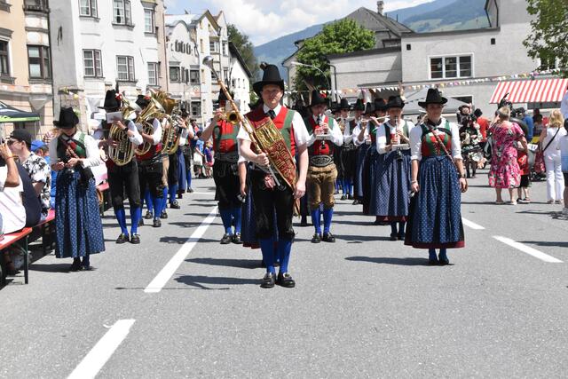 Die Speckbacher Stadtmusik Hall eröffnete mit einem Einzug die Veranstaltung.  | Foto: Kendlbacher