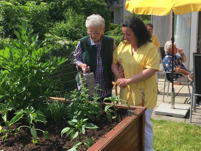 Das "Garteln" in den eigenen Hochbeeten ist besonders beliebt.  | Foto: Sandra Würfl