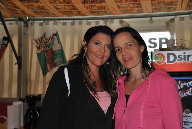 Manuela Maierhofer und Anita Wolf von den Steira Hexn.  | Foto: Tamara Himsl