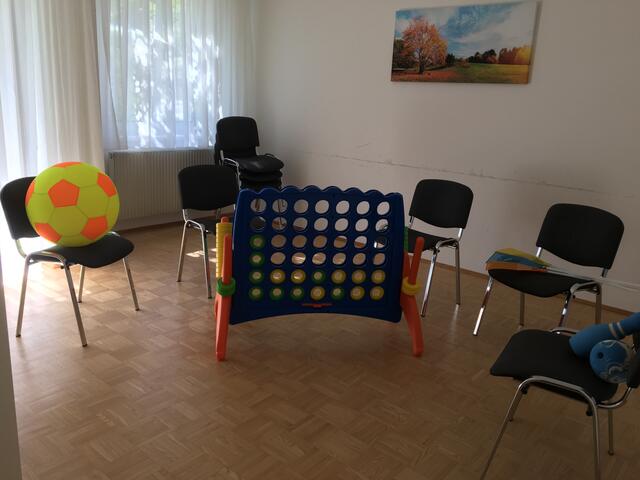 Für lustige Spiele und Bewegungsübungen gibt es einen eigenen Bewegungsraum. | Foto: Sandra Würfl