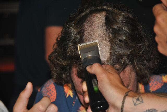 Philipp Gesslbauer muss Haare lassen.  | Foto: Tamara Himsl