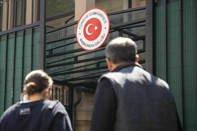 Türkische Staatsbürger konnten in Österreich Stimmen beim Konsulat abgeben. | Foto: ALEX HALADA / AFP / picturedesk.com