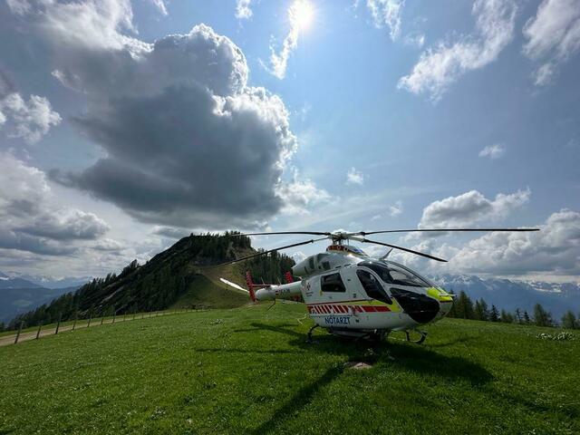 Die Bergung erfolgte mit dem Bergeseil (Tau) des "Martin 1" | Foto: Foto Credit: Rotes Kreuz Salzburg