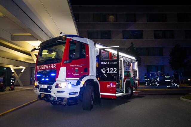 10 Freiwillige Feuerwehren mit zirka 170 Mitgliedern waren im Einsatz. | Foto: Pressestelle BFK Mödling