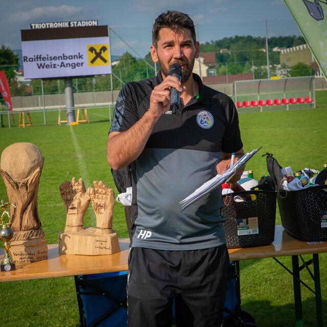 Jugendleiter Philipp Heidinger führte die Zuschauer durch den Tag. | Foto: Jan Ziegler