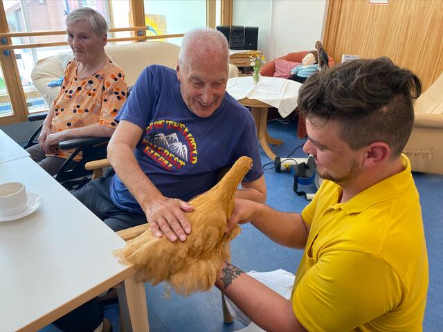 Tierischer Besuch im Haus der Senioren Uttendorf/Niedernsill. | Foto: Hilfswerk Salzburg
