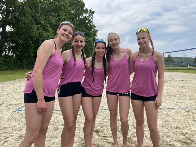 Am Volleyball-Platz wurde ein Turnier ausgetragen. 