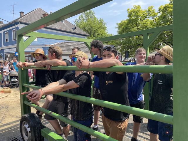 Die Maibaum-Diebe bei der Gerichtsverhandlung