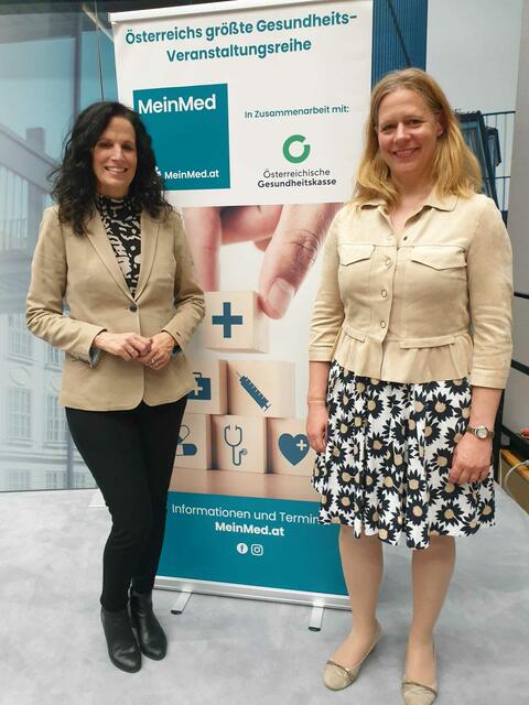 MeinMed: Moderatorin Alice Herzog mit Referentin Eva Krczal. | Foto: MeinMed