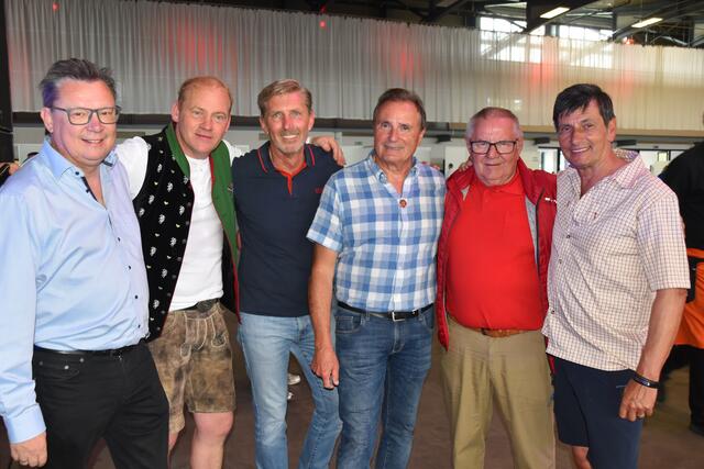 "Geburtstagskind" Norbert Darabos mit Edlseer Fritz Kristoferitsch, Helmut Schuster, Helmut Bieler, Hans Goger und Christian Illedits | Foto: Michael Strini