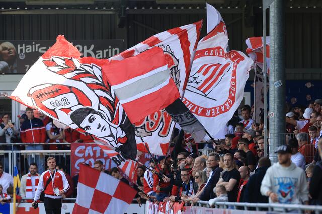 Mehrere hundert Fans werden den GAK am Sonntag ins Ländle begleiten. | Foto: GEPA