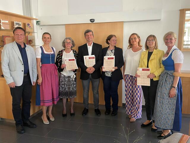 Gerhard Schatz, Bettina Ellinger, Ingrid Bachler, Armin Schablitzky, Andrea Wagner, Johanna Klingenschmid, Johanna Scheidl, Sonja Eder-Seibl (v. li.). | Foto: privat