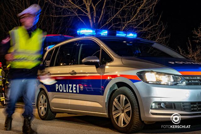 Während des verlängerten Wochenendes ereigneten sich im gesamten Bundesland 15 Verkehrsunfälle mit Personenschaden. Im Zuge der Kontrollen wurden aufgrund von Geschwindigkeitsüberschreitungen insgesamt 2.946 Strafen verhängt.  | Foto: Fotokerschi.at