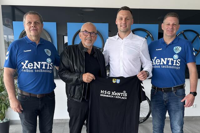 Luka Žvižej (2. v. r.) mit Heinz Peterka, Otto Kresch und Dejan Leskovsek | Foto: Thomas Leibetseder, iQ-Foto