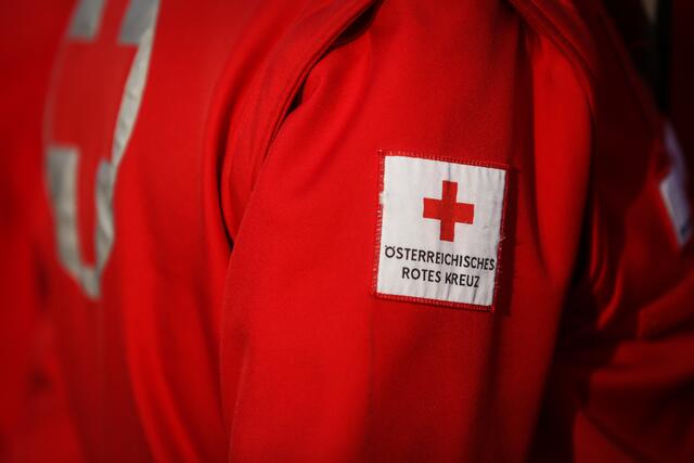 Der Mann wurde nach Erstversorgung vor Ort mit der Rettung ins Klinikum Klagenfurt eingeliefert. | Foto: stock.adobe.com/MoiraM (Symbolfoto)