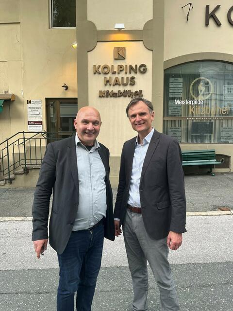 Vergissmeinnicht-Leiter Markus Aichelburg und Notar Lothar Zimmeter in Kitzbühel. | Foto: Vergissmeinnicht