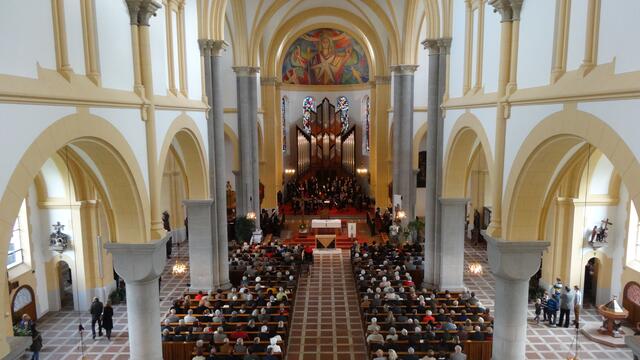 Die Gedenkfeier für im Klinikum Wels verstorbene Angehörige findet dieses Jahr am 16. Juni in der Herz-Jesu-Kirche statt. | Foto: Forster