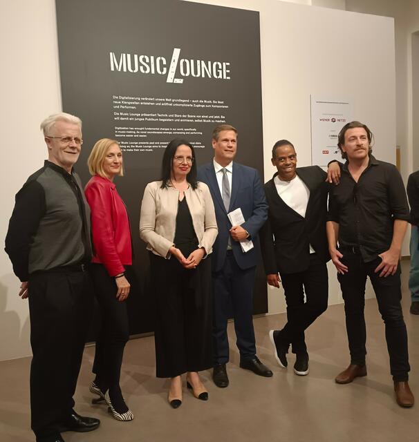 v.l.n.r.Thomas Rabitsch, TMW-Geschäftsführerin Karin Skarek , Kunst- und Kulturstaatssekretärin Andrea Mayer, TMW-Generaldirektor Mag.Peter Aufreiter, Tony Zawinul, Parov Stelar