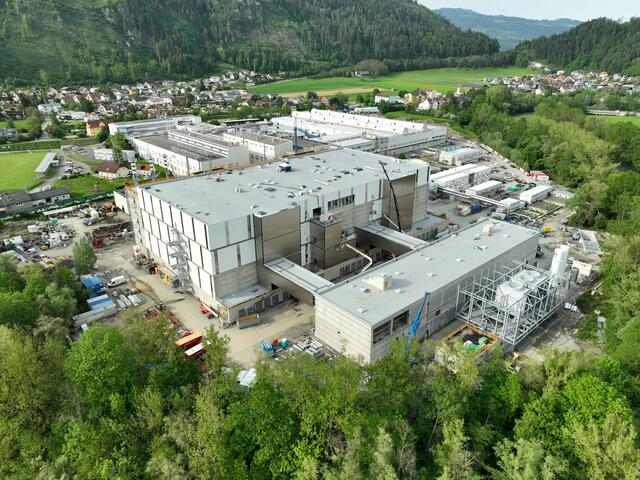 Einzigartig in Europa und direkt an der Mur: Hinterberg 3, das neue Kompetenzzentrum für IC-Substrate | Foto: AT&S